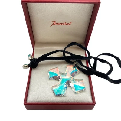 Collana con ciondolo croce cristallo occitano BACCARAT Parigi argento 925 29,1 g - Immagine 1 di 4