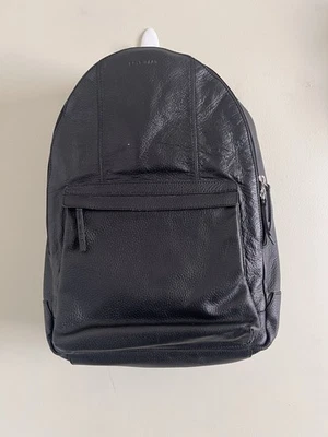 MOCHILA COL HAAN WAYLAND COURO PRETO PEBBLED Em Excelente Estado - Imagem 1 de 4