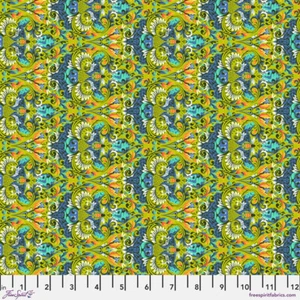 Tiny Beasts Bear With Me in Glow By Tula Pink cotton quilting fabric - Foto 1 di 1