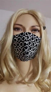 Modische Mundmaske Behelfsmaske schwarz Punkte und Kreise schwarz weiß  - Bild 1 von 1