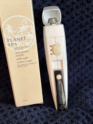 Recortadora de uñas y lima Avon Planet Spa manteca de karité africana nueva en caja Foto 1 de 4