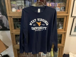 West Virginia Mountaineers SPELL OUT w LOGO Blue GILDAN L/S T-Shirt SZ XXL -Cool - Picture 1 of 12