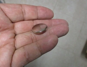 Brandneu Neodym Seltene Erden Magnet N52 Klasse Groß 20 mm x 3 mm Power Disc - Bild 1 von 1