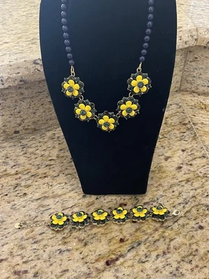 TALBOTS Navy & Yellow Flower NECKLACE & BRACELET set - NWOT - Image 1 of 4