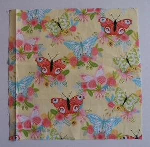 Layout 2 - Stoff Baumwolle Schmetterlinge auf gelb - 1 Quadrat von 10 1/4" x 10 1/4"   - Bild 1 von 2