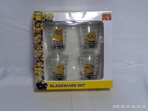 "Neu" "Sonstige" nie benutzt Despicable Me 3 Gläser Set 4 tlg. 1,5 oz. Open Box - Bild 1 von 6