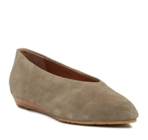 Gentle Souls Neptune Low Wedge Ballet Flats Slip-ons Taupe Suede sz 9 - Picture 1 of 2