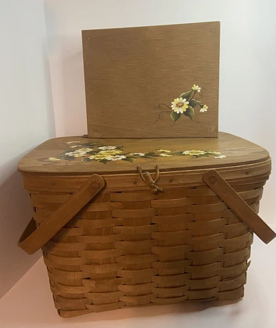 VNTG. LARGE LONGABERGER PICNIC BASKET, 1985 TOLE PAINTED DAISIES W/ SMALL TABLE Cover