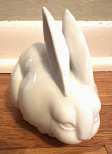 Statuina coniglietto ceramica bianca minimalista moderna MCM Giappone vintage "b" - Foto 1 di 7