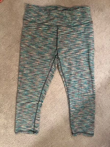 Reebok XL mehrfarbige Capri Legging Damen Athleisure Stretch Hose X Large gebraucht, in einwandfreiem Zustand - Bild 1 von 3