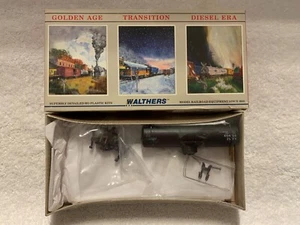 Walthers #932-5013 HO Scale ATSF 34' Tank Car Kit #95959 - Bild 1 von 3