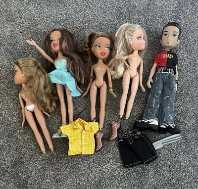 Bratz Doll Bundle x5 Dolls Plus Clothes Accessories Shoes VTG - Image 1 of 4