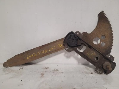 Used Front Right Door Window Regulator Front fits: 1993 Chevrolet Cavalier manua - Изображение 1 из 4