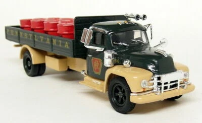 Corgi 1/50 US52908 Diamond T620 Dropside Pennsylvania Diecast Model Truck - Photo 1/4