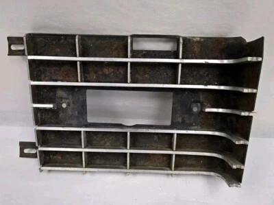 Cadillac Deville 1967 extensión de parrilla delantera izquierda OEM GM Foto 1 de 4