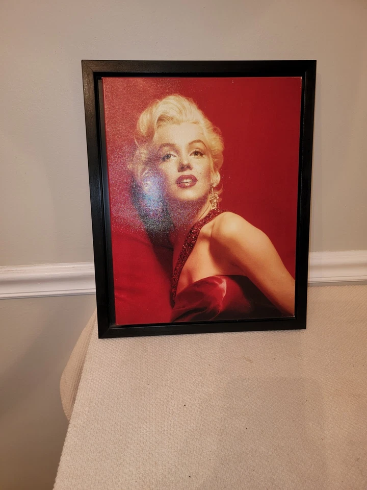 Marilyn Monroe  in red poster by Georgia Folwler  wall dec - Image 1 of 4