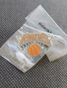 NBA New York Knicks Logo Pin gestempelt. Lic. Prod. CP&D Basketball OOP - Bild 1 von 3