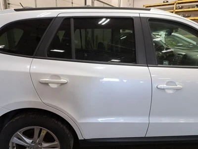 2011 Santa Fe Right Passenger Side Rear Door Assembly Color: White Swa Foto 1 de 4