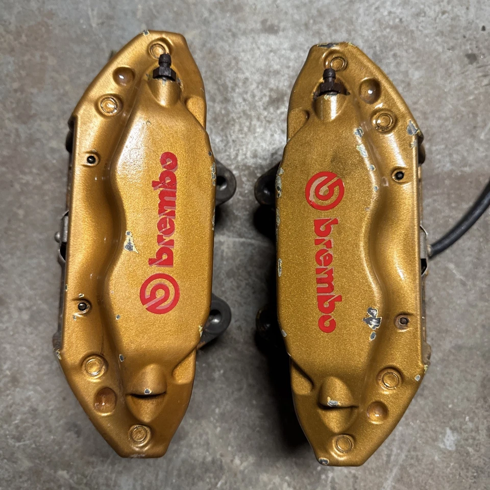 Pinzas Brembo delanteras Nissan Sentra B15 Spec V SE-R, usadas en excelente estado, actualización Sentra/G20  Foto 1 de 4