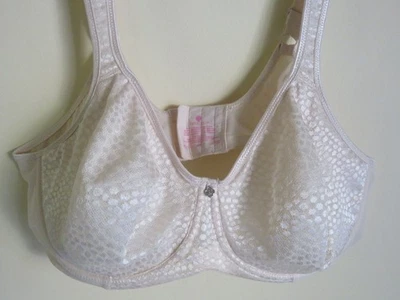 NUEVO: Sujetador Breezies con aros diamante brillo soporte sin forro - 42C - beige cremoso Foto 1 de 4