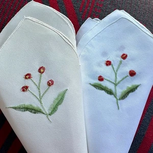 10pc SET Vintage Christmas Embroidered Christmas Berry Napkins - Picture 1 of 4