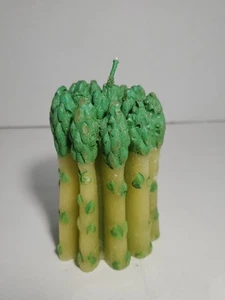 Vela Vegetal Novedad Espárragos Verdes 4" Alto por 2.75" Ancho Verde Decorativa - Imagen 1 de 6