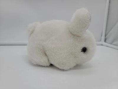De Colección Raro Juguetes Edén Conejito Conejo Sonajero Peluche Blanco 6" Mini Bebé Oreja Azul Foto 1 de 4