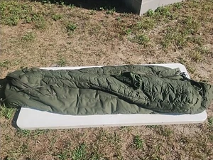 Saco de dormir militar de colección para clima frío extremo nuevo de Lote Antiguo - Imagen 1 de 8