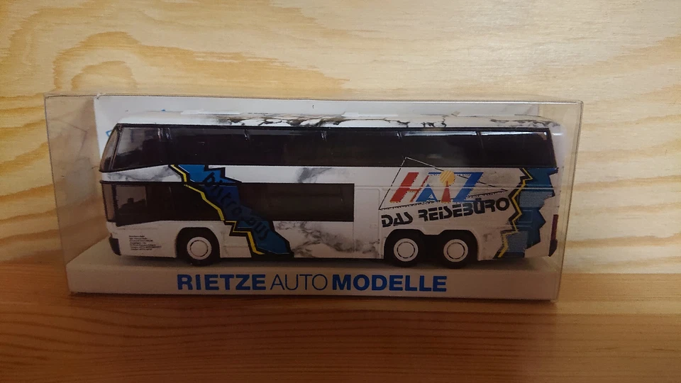 18# Rietze incl.Anbauteilen H0 1:87 Neoplan Reisebus Doppeldecker HAIZ Reisebüro - Bild 1 von 1