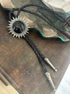Corbata Southwestern Black Sun Bolo - Regalos para Él Cabujón Cuero Indio Vaquero  - Imagen 1 de 5