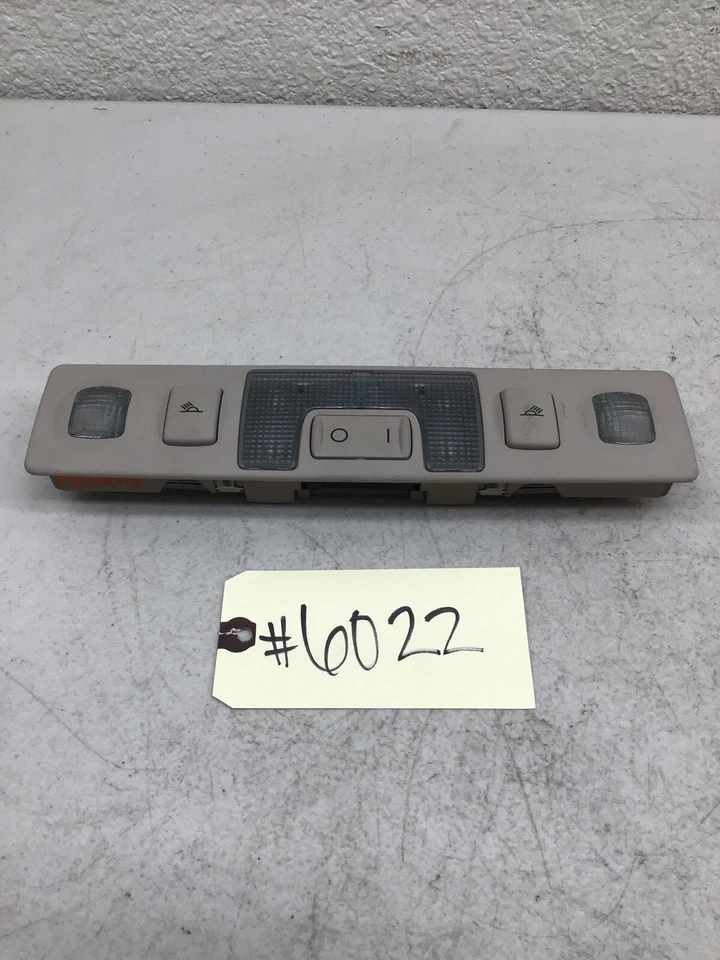 Conjunto de luces domo de lectura traseras gris OEM AUDI A6 1998-2004 4B0947111 Foto 1 de 4