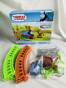 Thomas & Friends Monkey Trouble Track Set Nuevo en Caja Abierta - Imagen 1 de 6