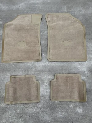 Alfombrillas alfombrillas Nissan TAN 99990-00736 OEM DATSUN 310 NUEVO DE STOCK Foto 1 de 3