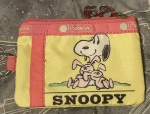 LeSportsack Snoopy Hase Schlüssel Münzbeutel Ausweis Pass Etui Münzbörse - Bild 1 von 3