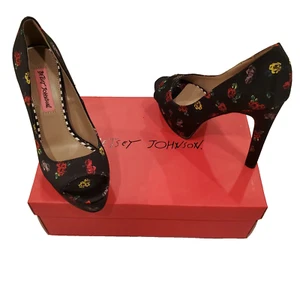 Betsey Johnson Pumps Open Toe Heels Womens Kenedy Black Floral Size 6 New - Picture 1 of 8