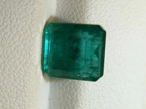 RARE emerald gemstone with rainbows - faceted natural green Beryl 3.65 CTS - Picture 1 of 11
