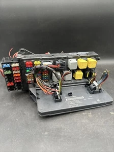 2010-2018 MERCEDES SPRINTER 3.0 FUSE BOX W/BODY CONTROL MODULE OEM 3226 - Picture 1 of 10