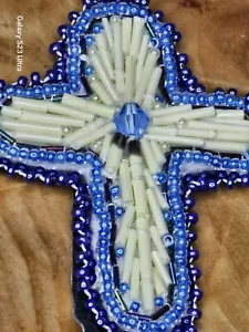 Lotto di 7 oggetti vintage con perline nativi americani farfalla croce portachiavi magnete capelli... - Foto 1 di 17