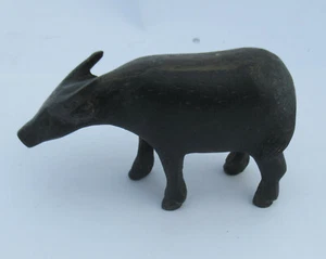 Vintage Heavy Bronze Model Of A Standing Water Buffalo, Over 300g - Picture 1 of 5