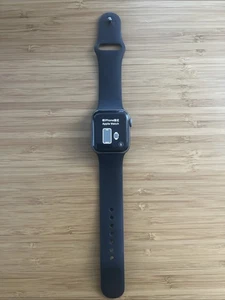 Apple Watch Series 6 40mm Space Gray Aluminum Case with Black Sport Band GPS - Photo 1 sur 10