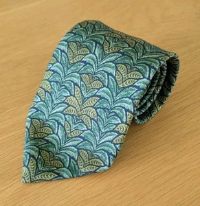 Salvatore Ferragamo neck Tie 100% Silk Green Leaves Preppy Italy Men's EUC - Picture 1 of 14