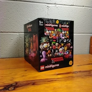Lot 36 LEGO 71047 Minifigures Dungeons & Dragons With Display  - Picture 1 of 5