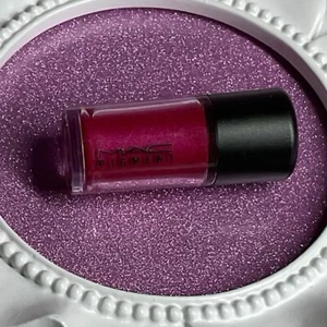 MAC Holiday Loose Eyeshadow Pigment~ BRIGHT FUCHSIA ~ mini size - Picture 1 of 4