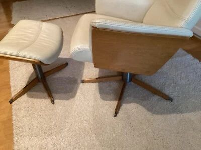 TIMEOUT Sessel Conform Set mit Nimm Auszeit mit Wallnusssitzschall und Hocker - Bild 1 von 4