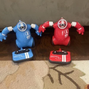 The Sharper Image Robo Rage Fighting Set Remote Controlled Fighting Robots - Picture 1 of 6