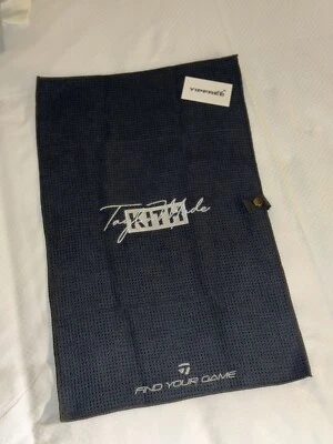 Kith Taylormade 高尔夫毛巾 2024 找到您的游戏黑色 — 第 1/2 张图片