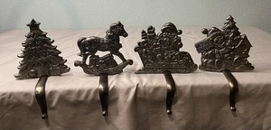 Juego de 4 soportes para medias navideñas vintage de hierro fundido de peso pesado - Imagen 1 de 6