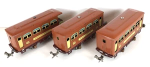 Lionel No. 529, No. 529, and No. 530 Passenger Cars, Terra Cotta/Maroon #1 - Picture 1 of 11