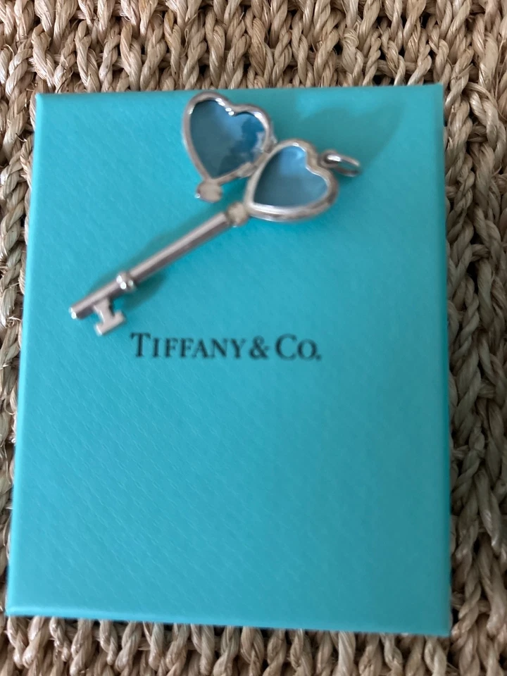 DEFECTUOSO Tiffany Co Plata Corazón Llave Medallón Collar Colgante Charmredu G3D Foto 1 de 3