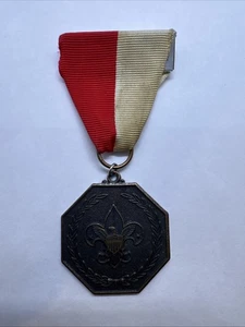 BSA Concurso Medalla Bronce Cinta Roja y Blanca - Sin emblema distintivo - Imagen 1 de 2
